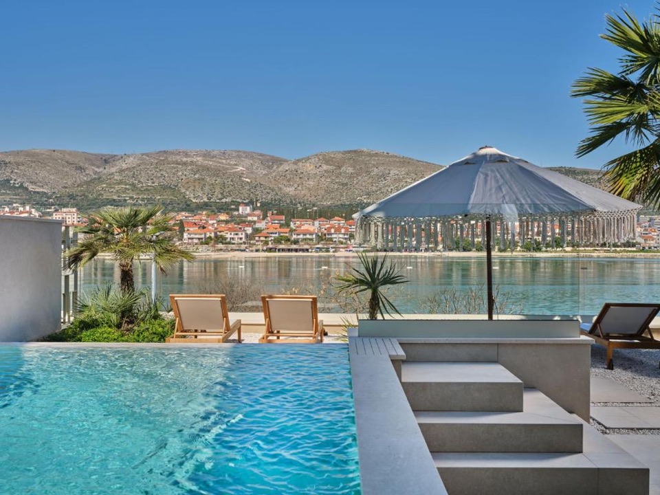 Beachfront Villa in Trogir — photo 3