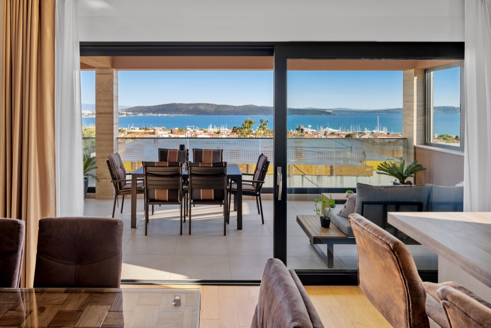 Penthouse Gatsby, Kaštela — Penthouse in Kaštel Gomilica, Croatia